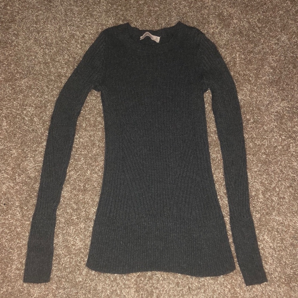 Stretchy gray sweater